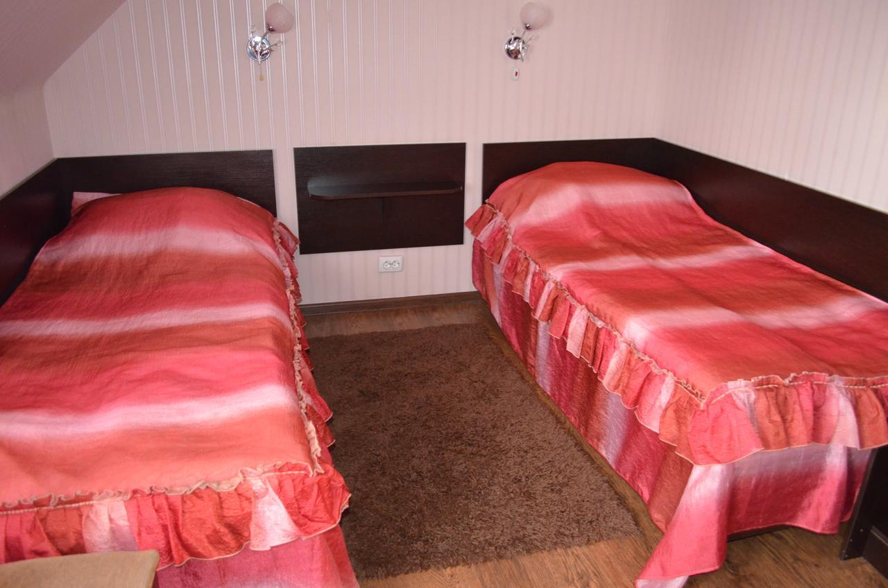 Hotel Fiyesta Starokostyantyniv Bagian luar foto