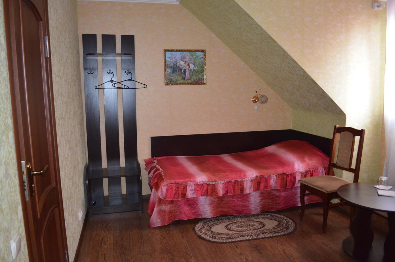 Hotel Fiyesta Starokostyantyniv Bagian luar foto