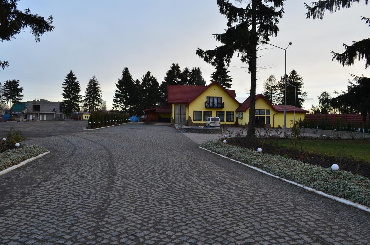 Hotel Fiyesta Starokostyantyniv Bagian luar foto